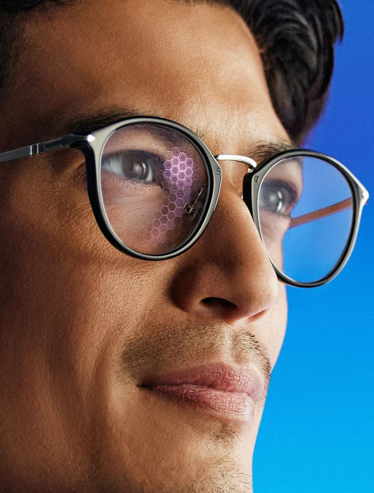 1.58 Flex Policarbon Cam: Fabrika Sahasında Dayanıklılık ve Konfor Odaklı Seçim